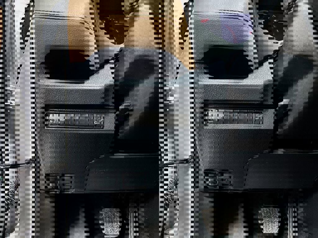 Used 2024 Toyota RAV4 XLE Premium image 14