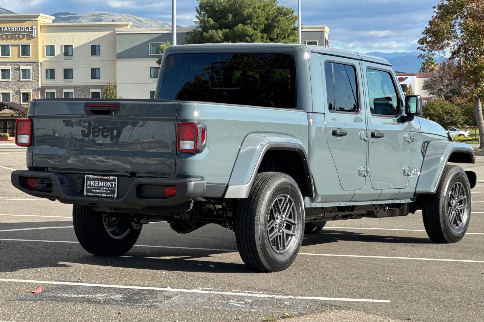 New 2026 Jeep Gladiator Sport image 3