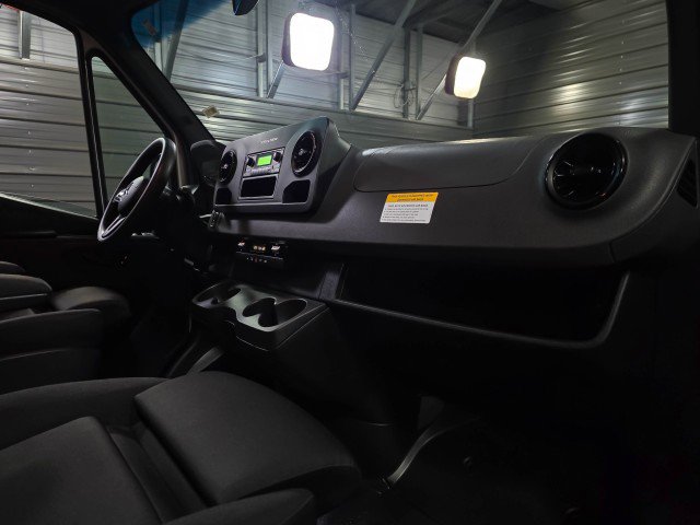 Used 2022 Mercedes-Benz Sprinter 2500 image 15