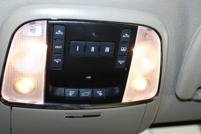 Used 2021 Jeep Grand Cherokee Overland AWD/4WD image 39