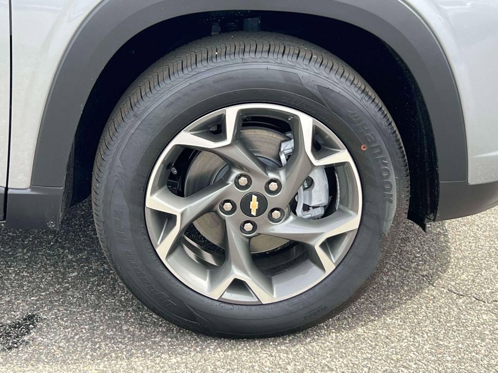 New 2026 Chevrolet Trax LT w/ Driver Confidence Package FWD image 6