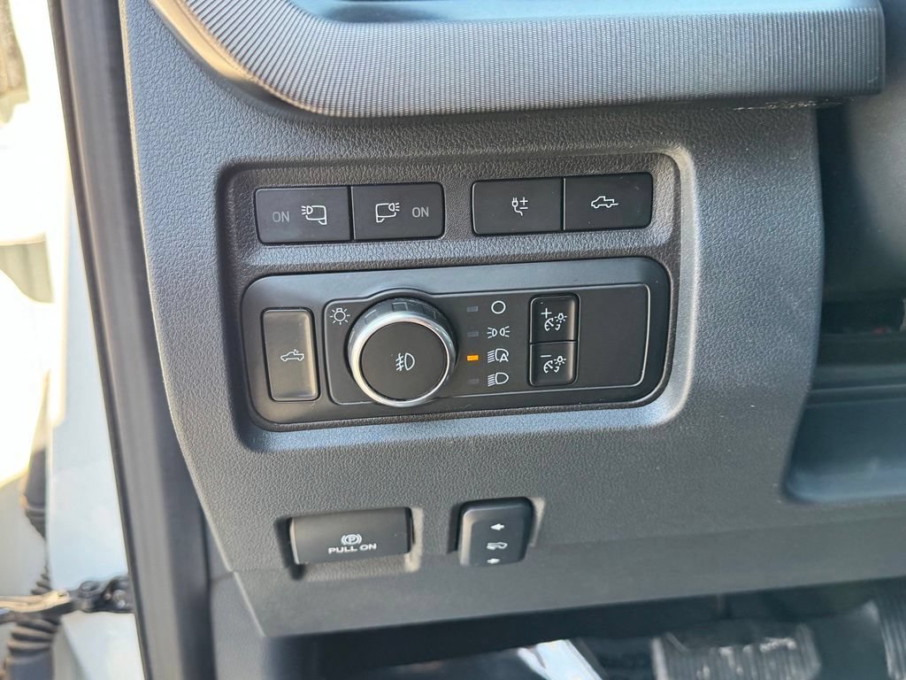 Used 2024 Ford F350 Platinum w/ FX4 Off-Road Package AWD/4WD image 33