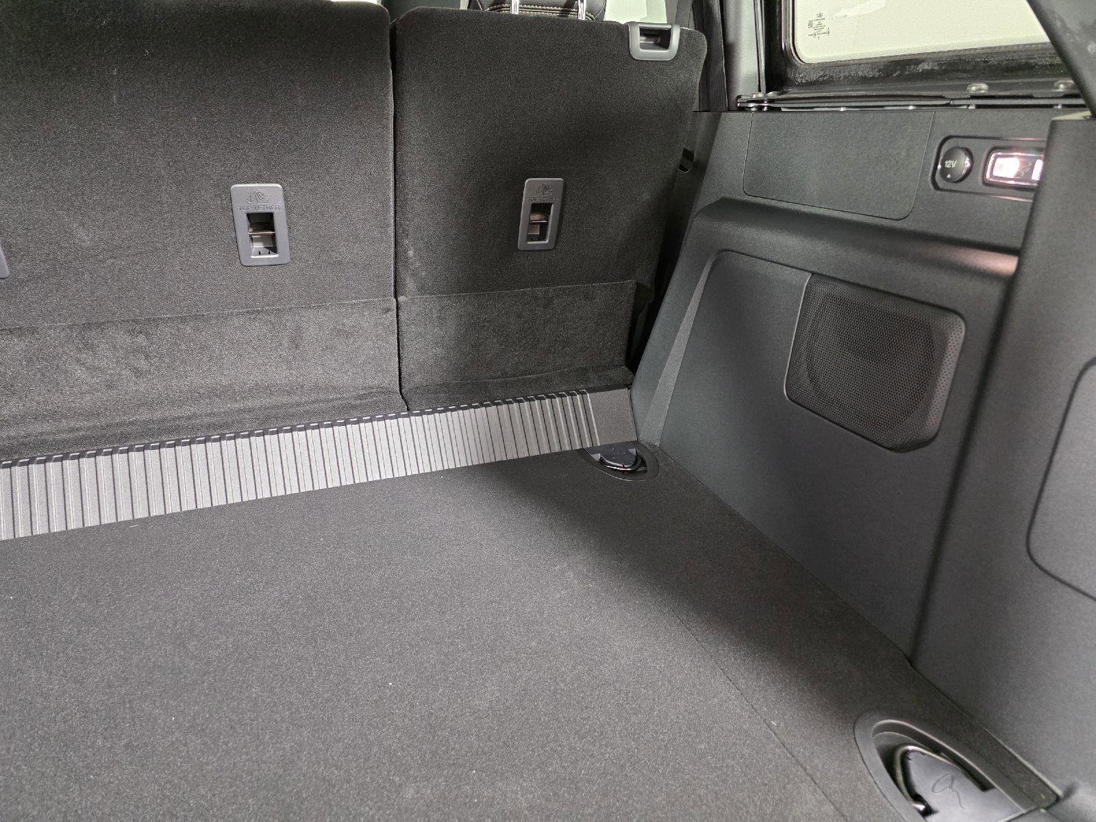 Used 2025 Ford Bronco Badlands image 6