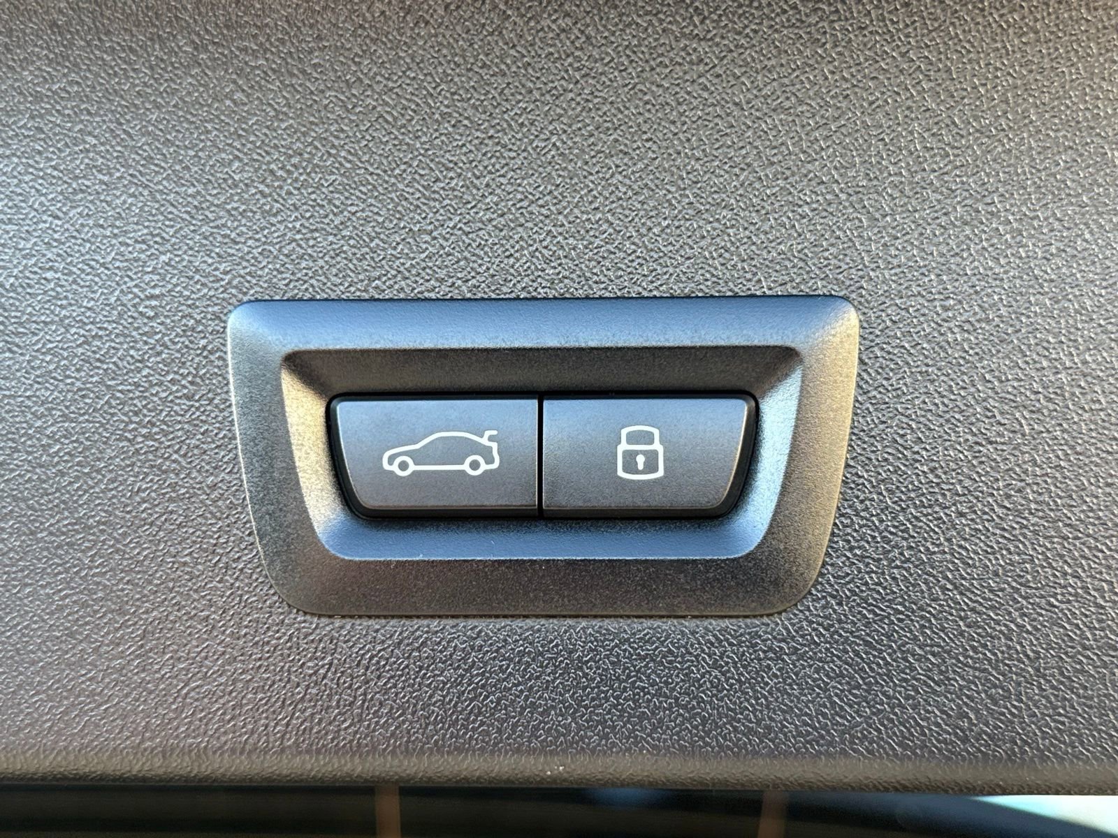 Used 2025 BMW X3 xDrive30i w/ Convenience Package image 18