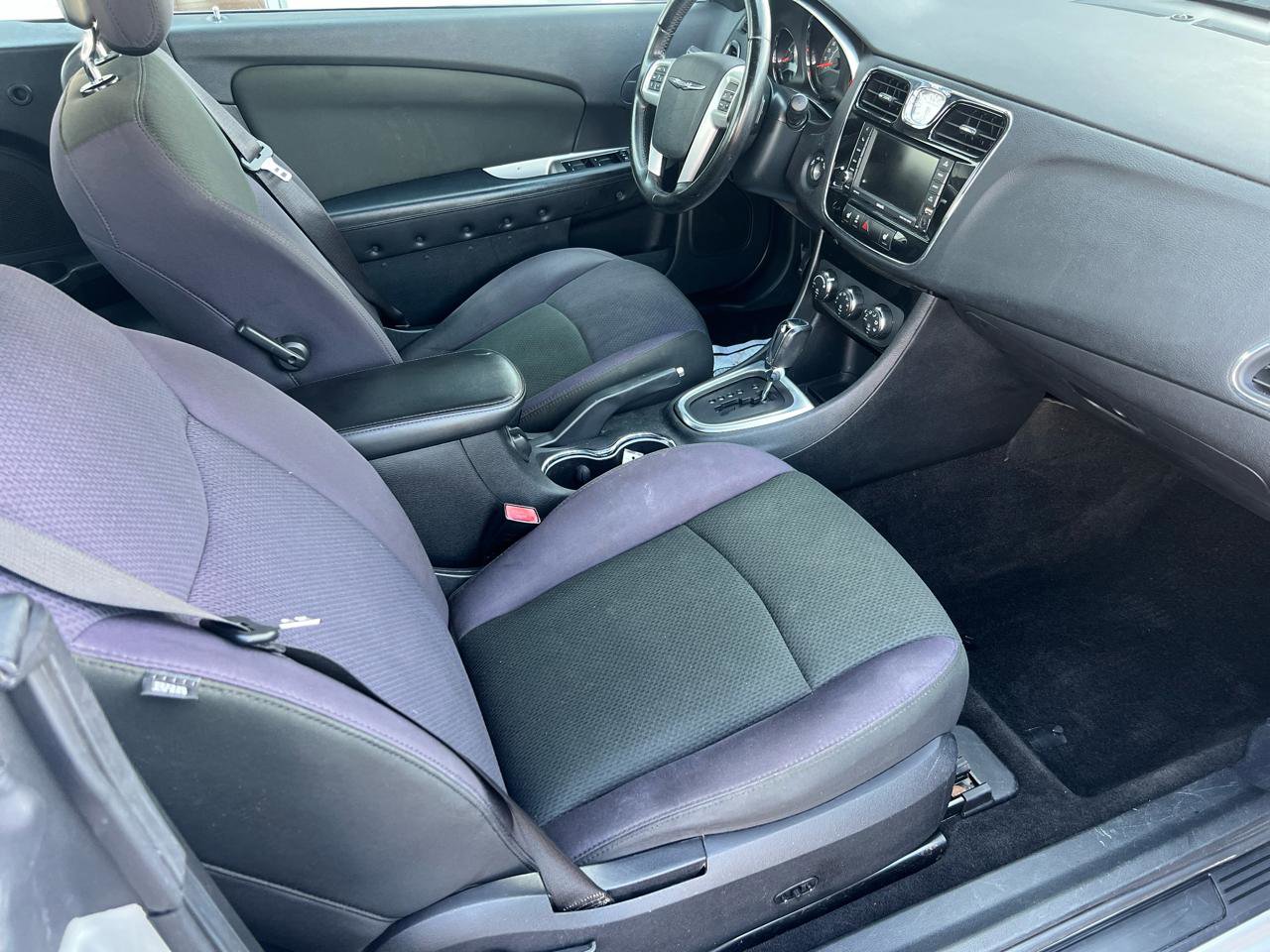 Used 2012 Chrysler 200 Touring image 8