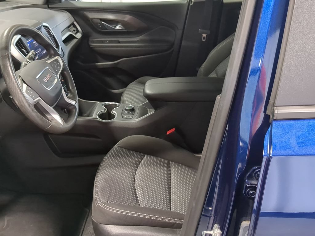 Used 2023 GMC Terrain SLE w/ Driver Convenience Package FWD image 16