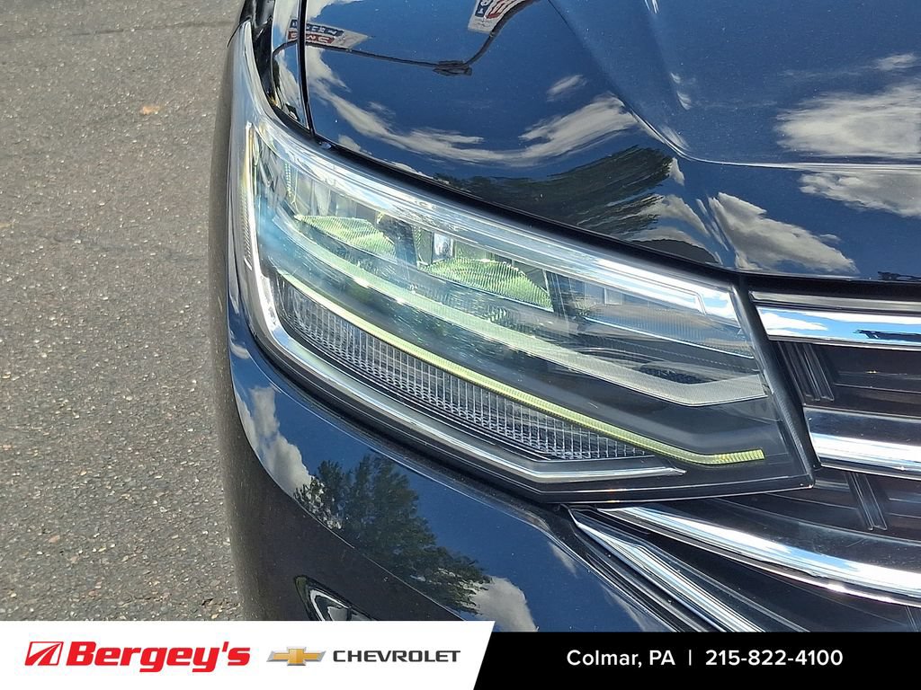 Used 2022 Volkswagen Tiguan SE AWD/4WD image 11