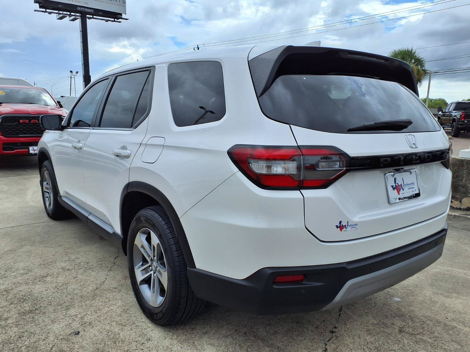 Used 2023 Honda Pilot EX-L image 8