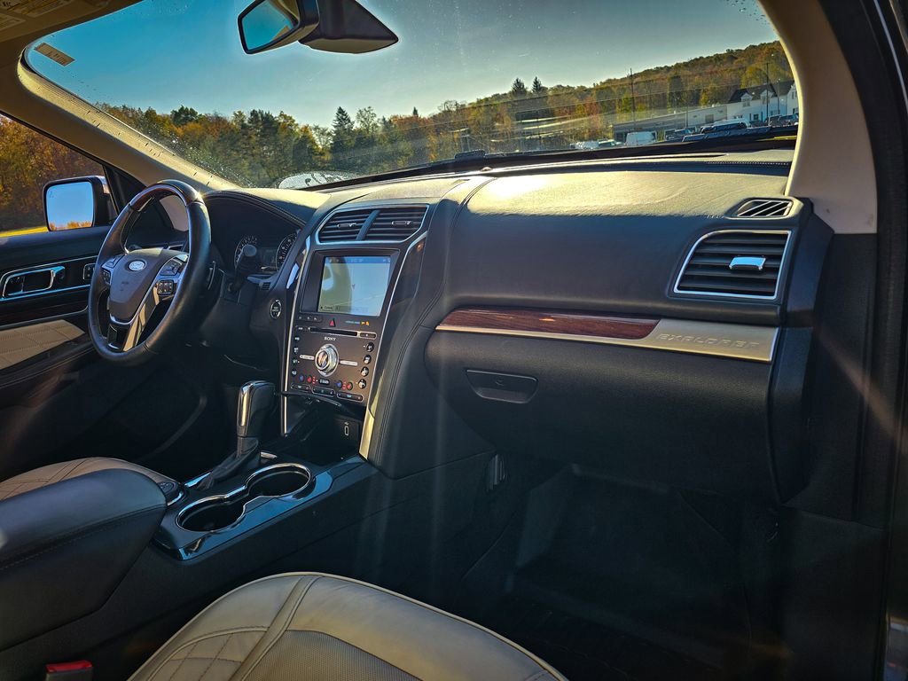 Used 2017 Ford Explorer Platinum image 51