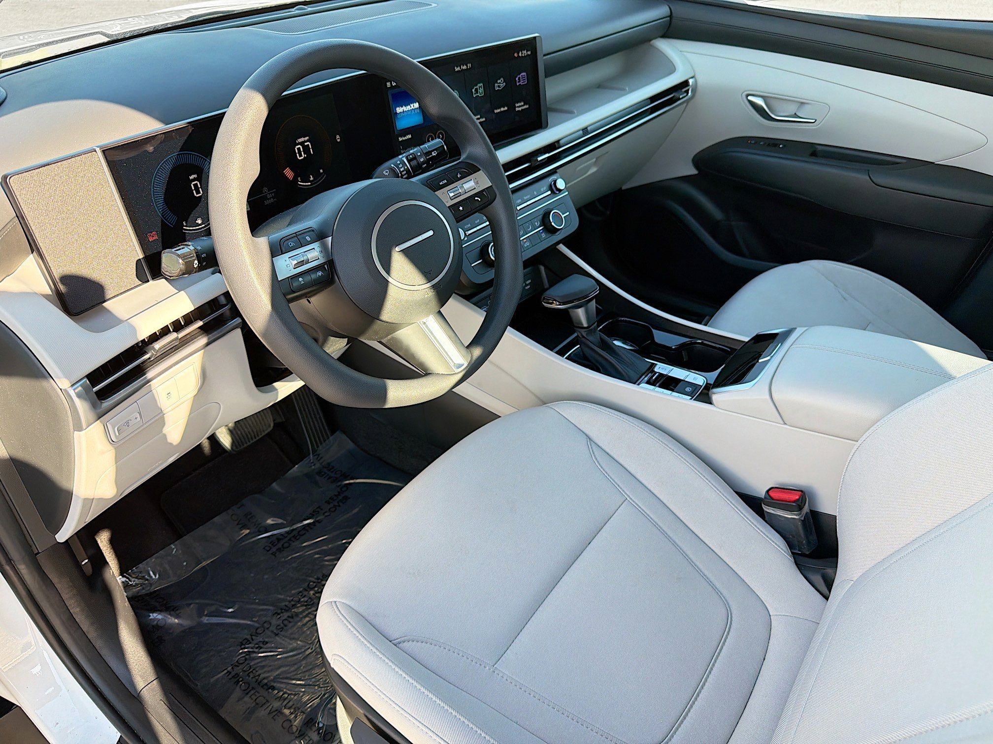 Used 2025 Hyundai Tucson SE image 23