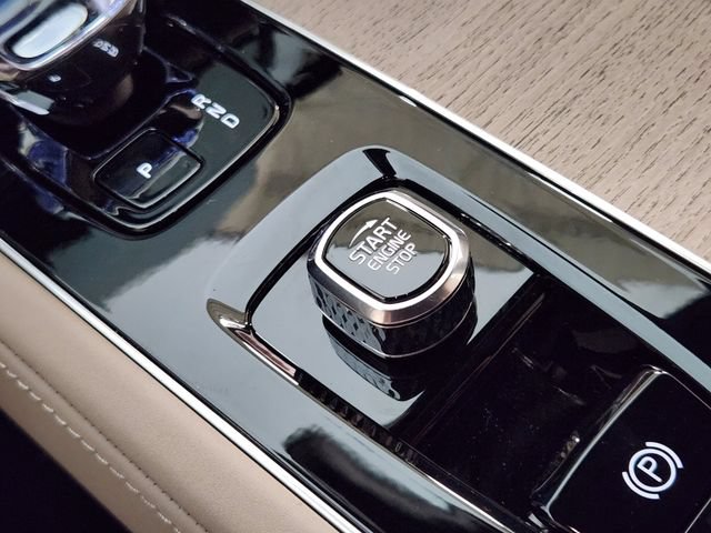 New 2026 Volvo XC90 T8 Ultra w/ Protection Package Premier AWD/4WD image 21