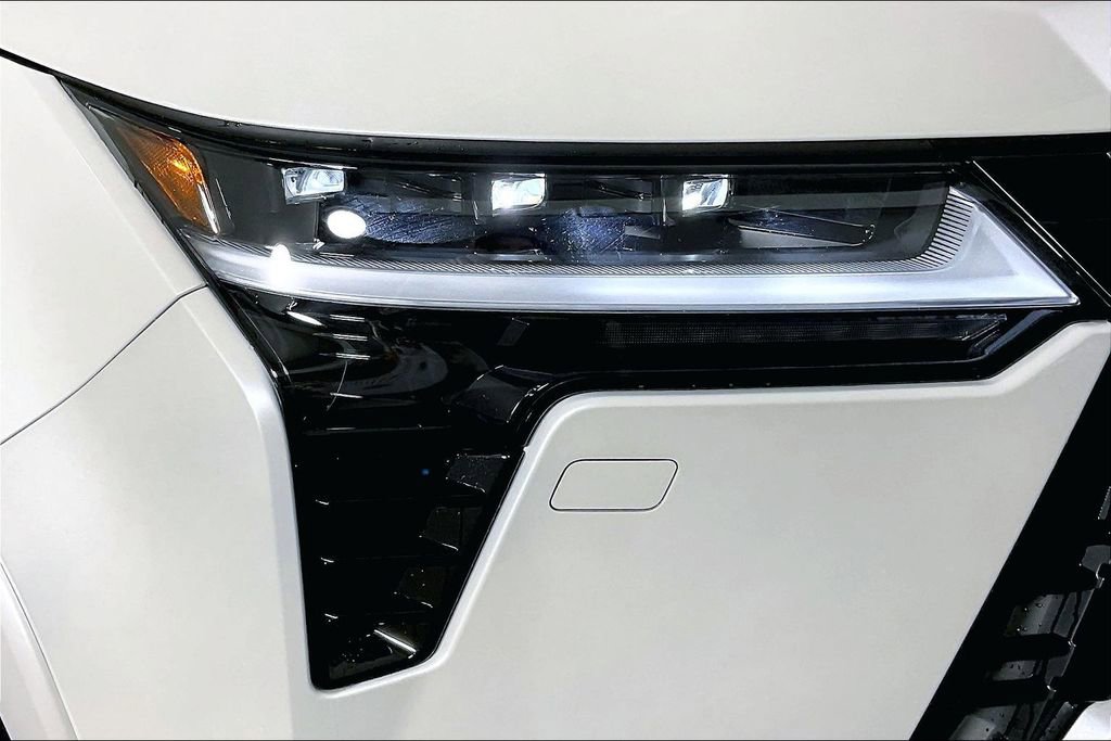 Used 2025 Lexus GX 550 w/ Accessory Package (2T) image 38