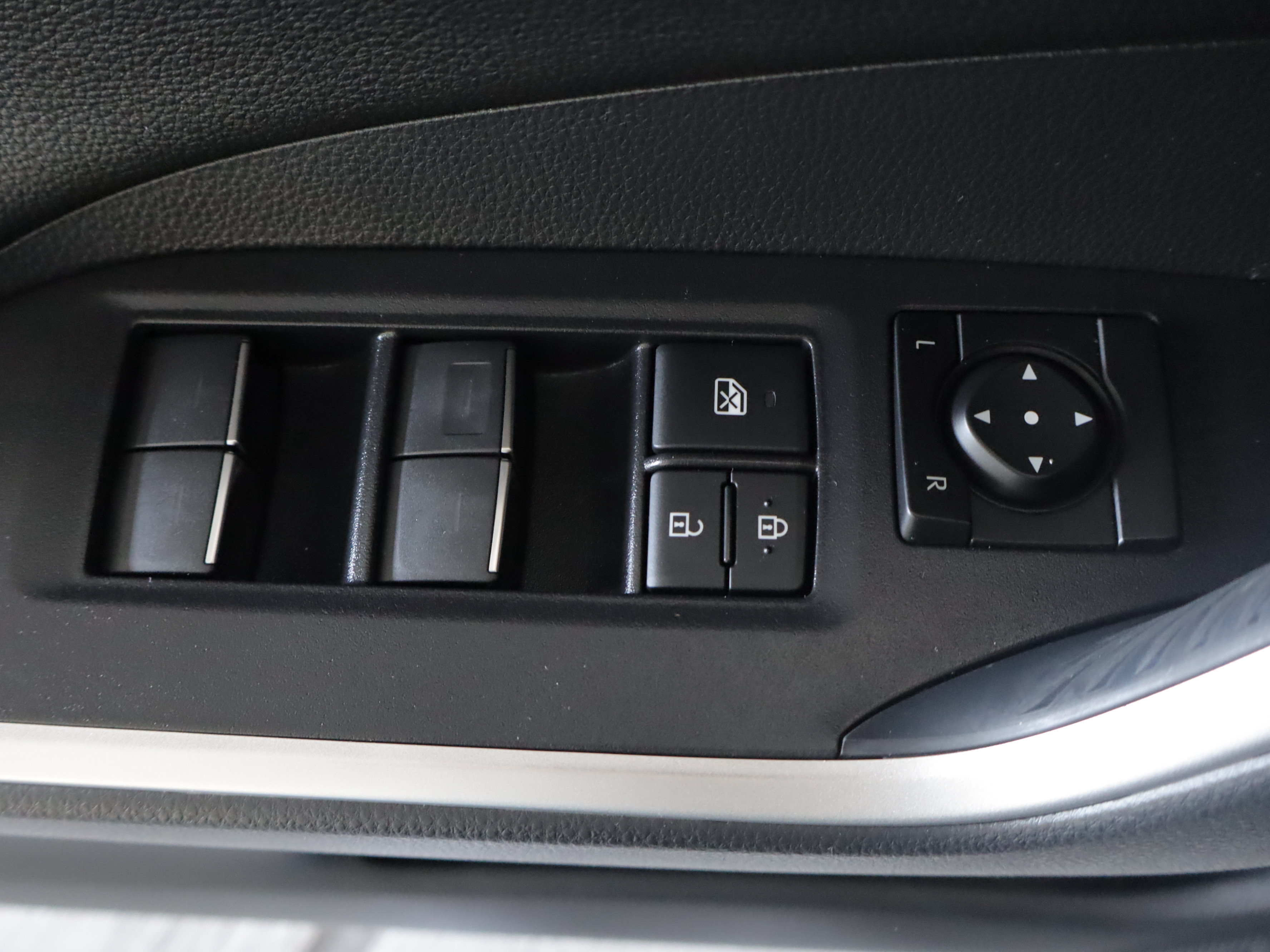 Used 2024 Toyota RAV4 XSE w/ Weather Package AWD/4WD image 12