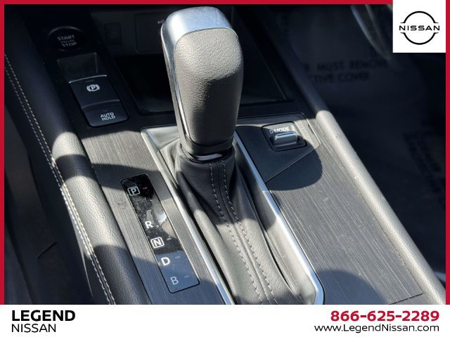Certified 2025 Nissan Kicks SV AWD/4WD image 29