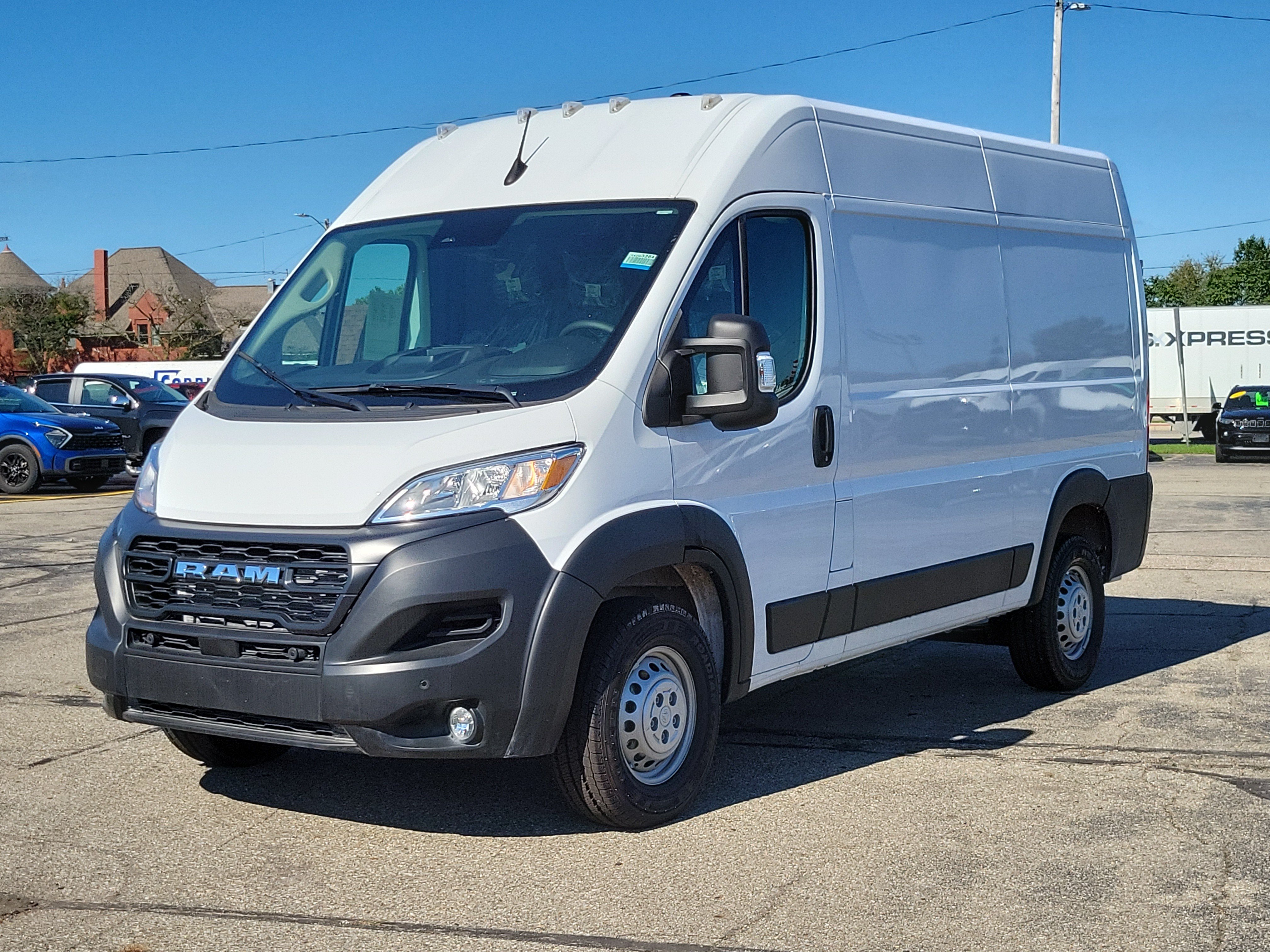 Used 2025 RAM ProMaster 2500 w/ Safety Group FWD image 2
