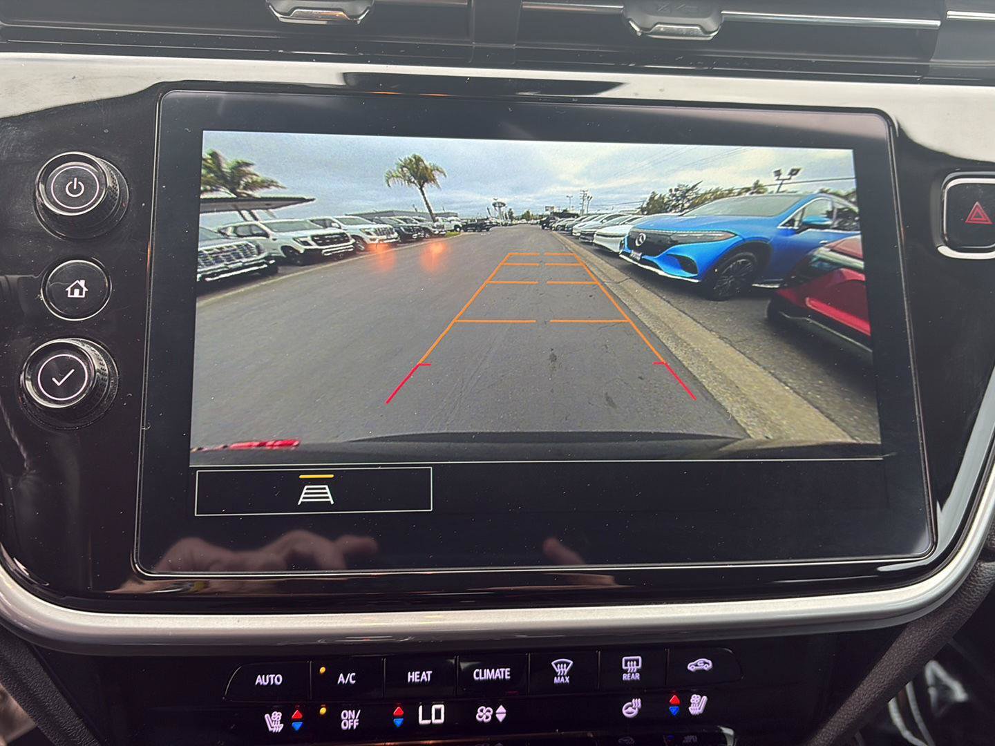 Used 2023 Chevrolet Bolt EUV LT w/ Convenience Package FWD image 19
