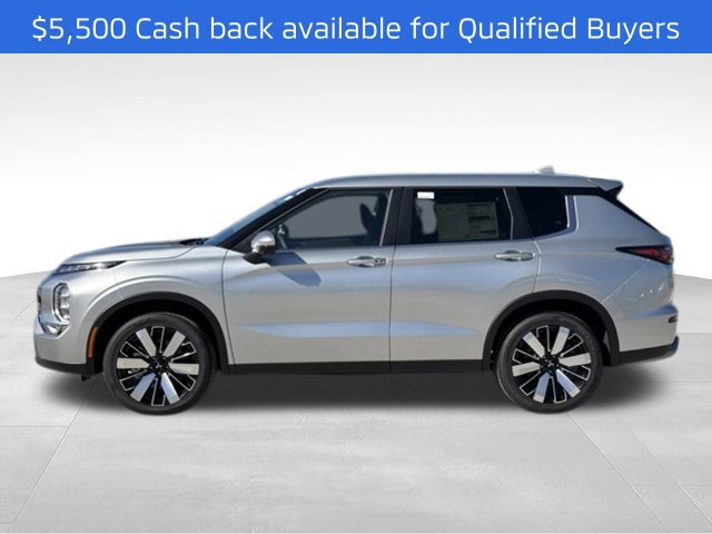 New 2026 Mitsubishi Outlander SE FWD image 2