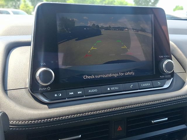 Used 2025 Nissan Rogue SV AWD/4WD image 17