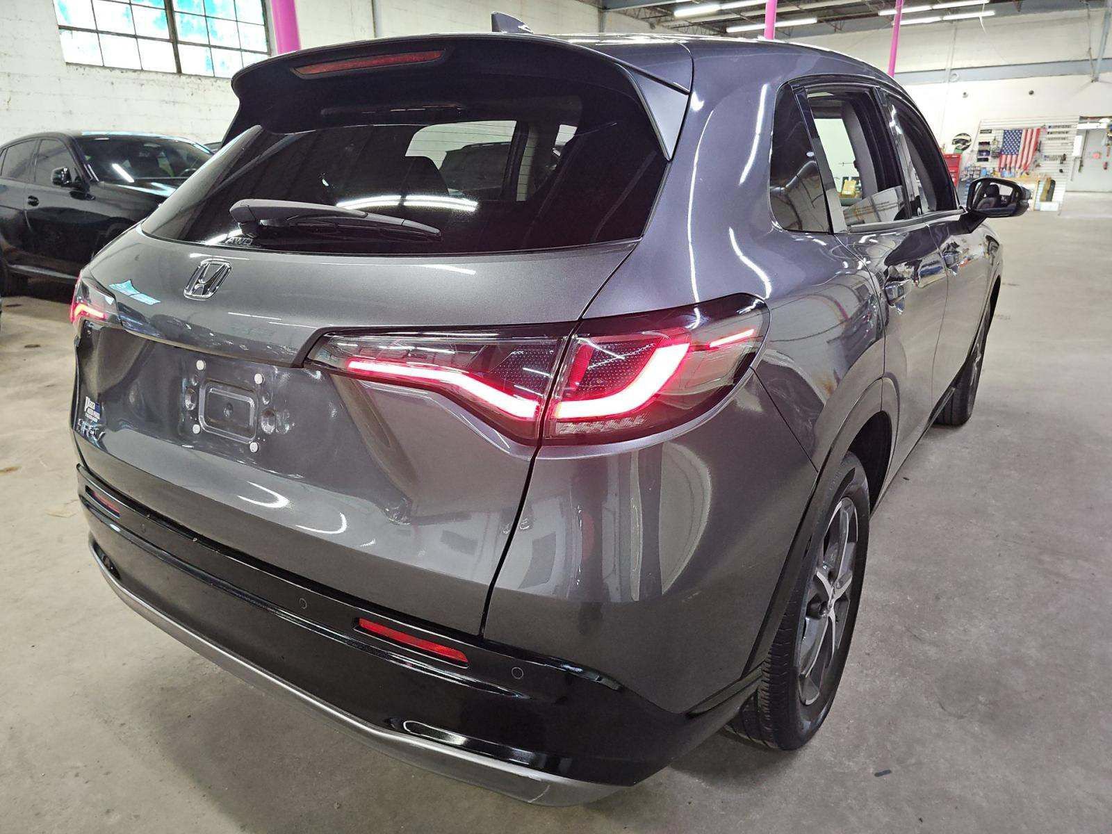 Used 2024 Honda HR-V EX-L image 3