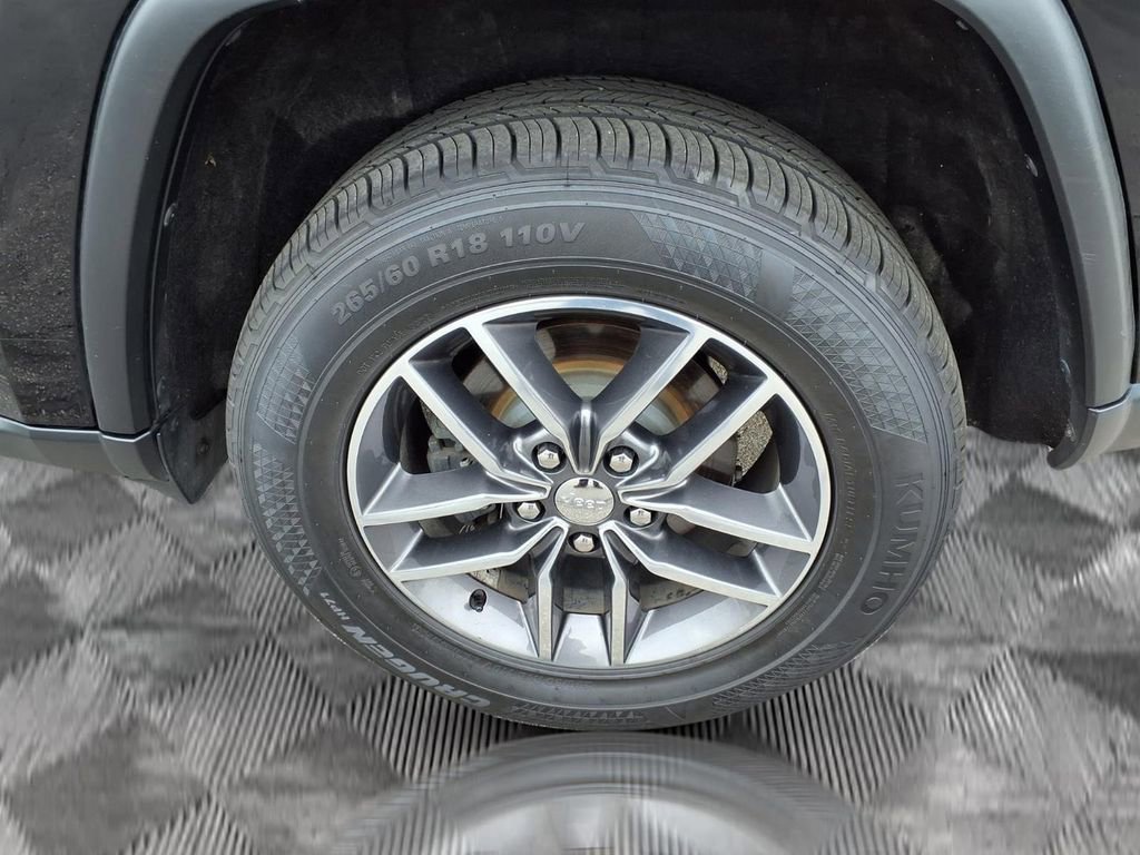 Used 2017 Jeep Grand Cherokee Limited image 21