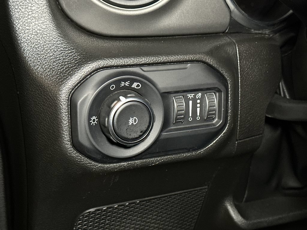 Used 2022 Jeep Wrangler Sport AWD/4WD image 17