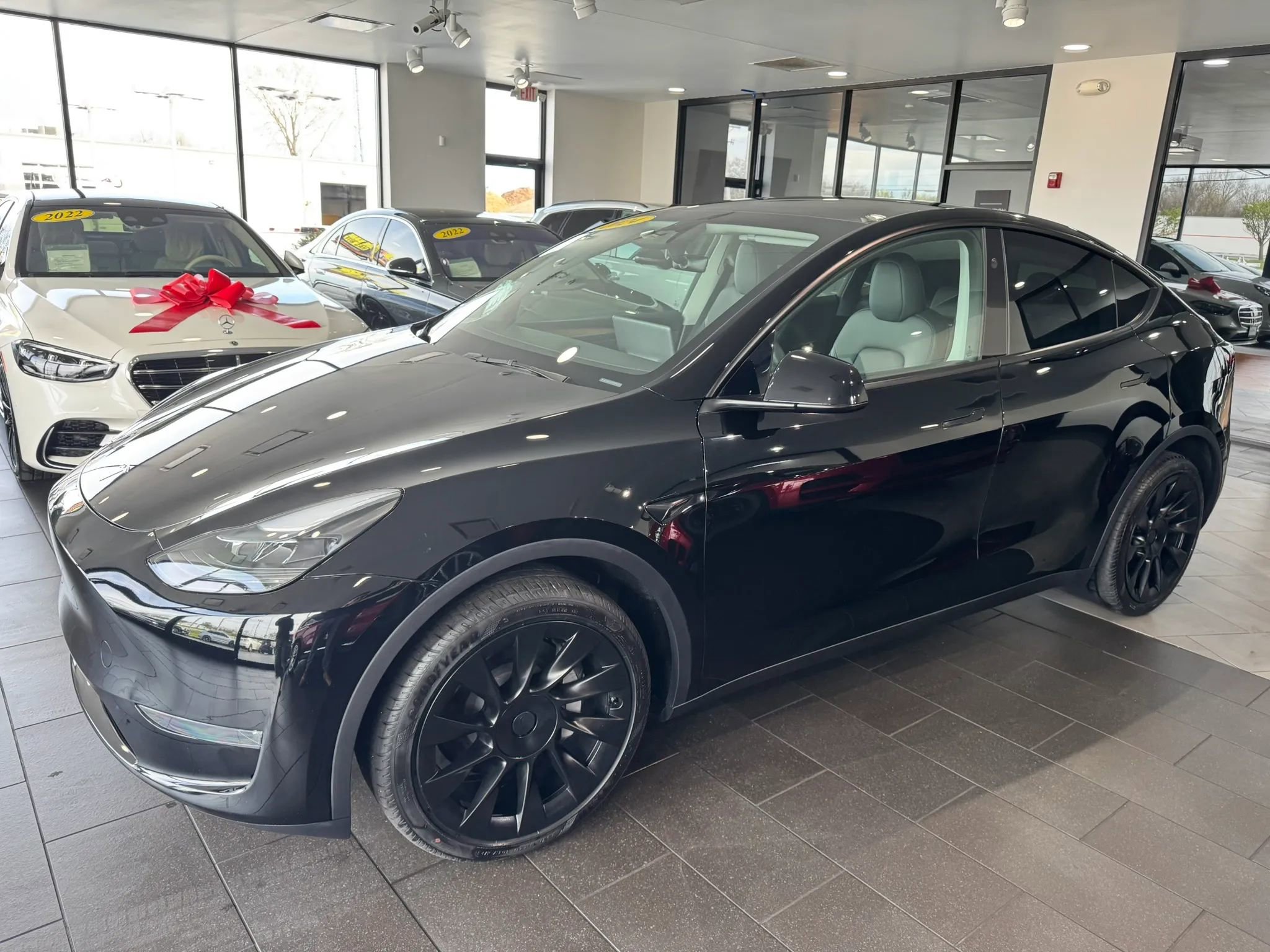 Used 2024 Tesla Model Y Long Range image 2