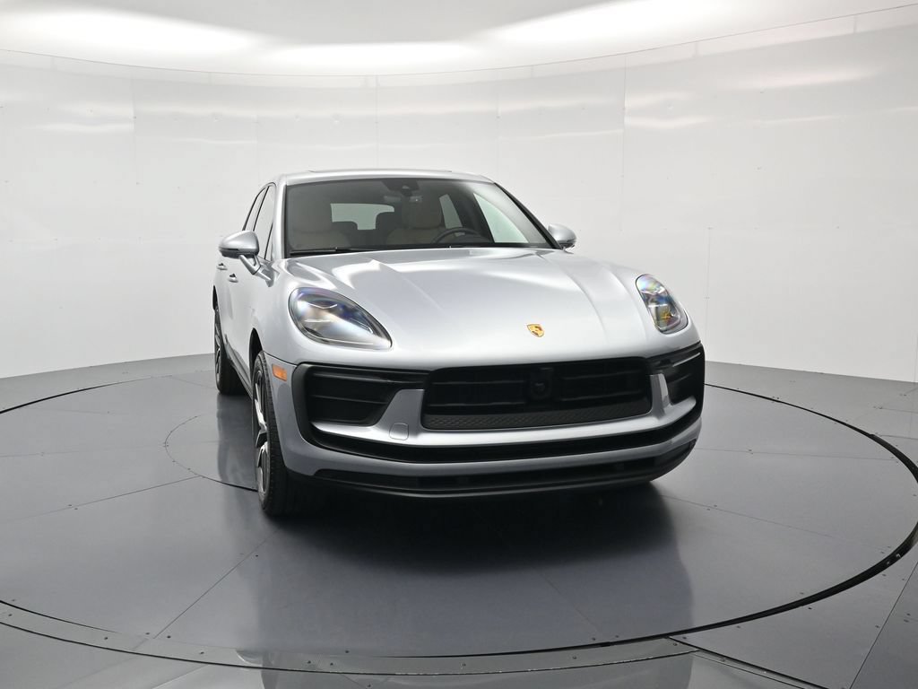 Certified 2026 Porsche Macan AWD/4WD image 36