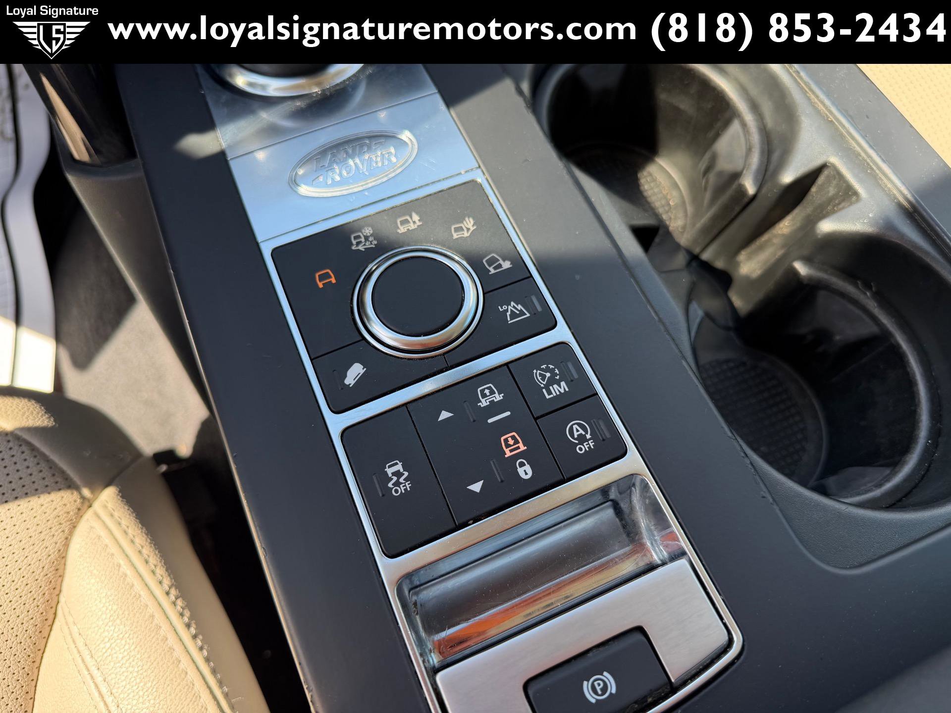 Used 2017 Land Rover Discovery SE image 26