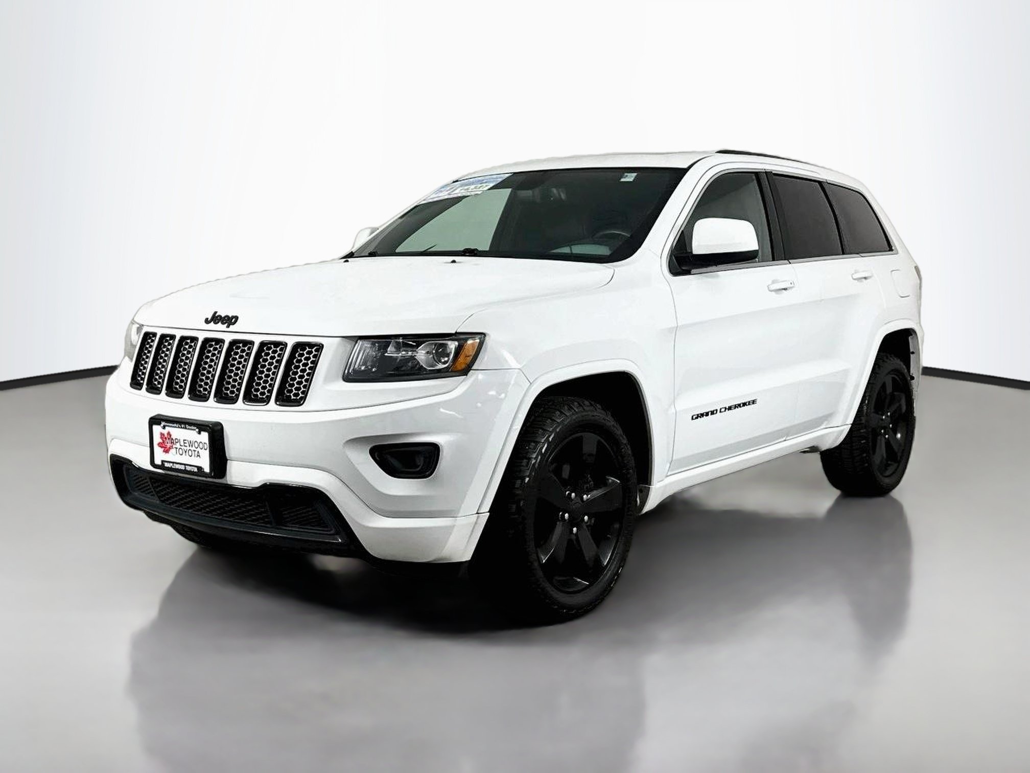 Used 2015 Jeep Grand Cherokee Altitude AWD/4WD image 3