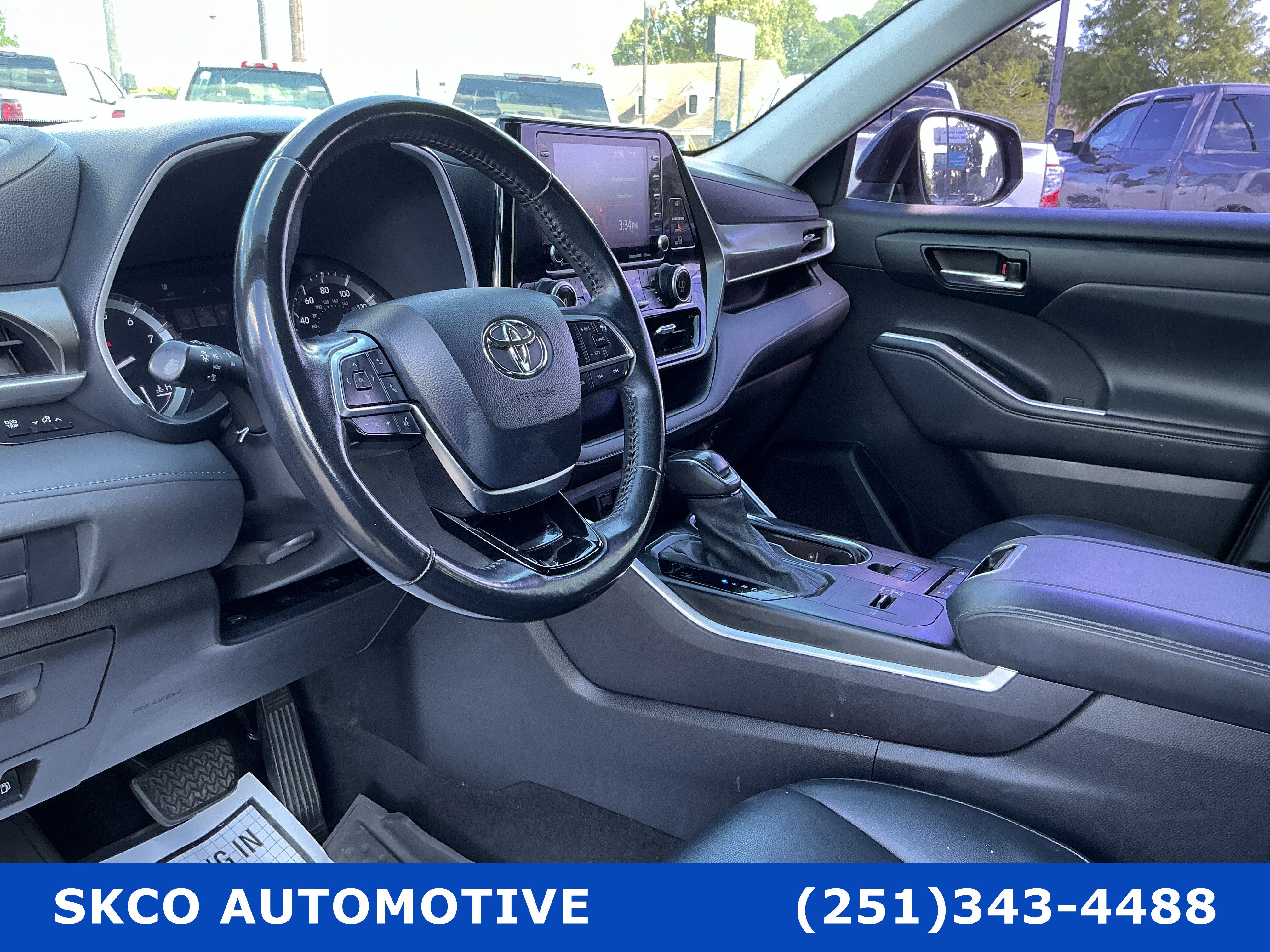 Used 2021 Toyota Highlander XLE FWD image 20