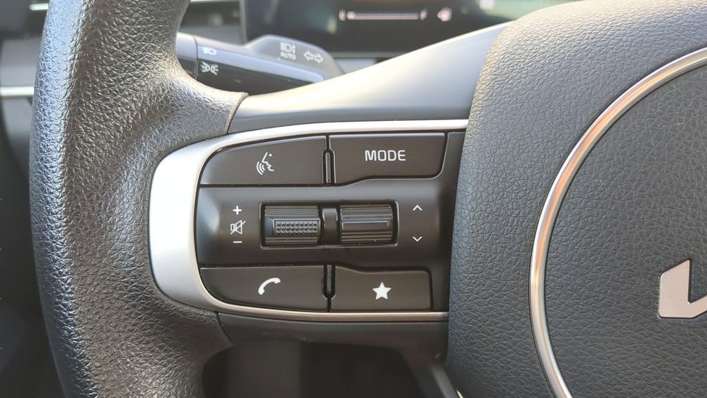 Used 2025 Kia K5 LXS FWD image 17