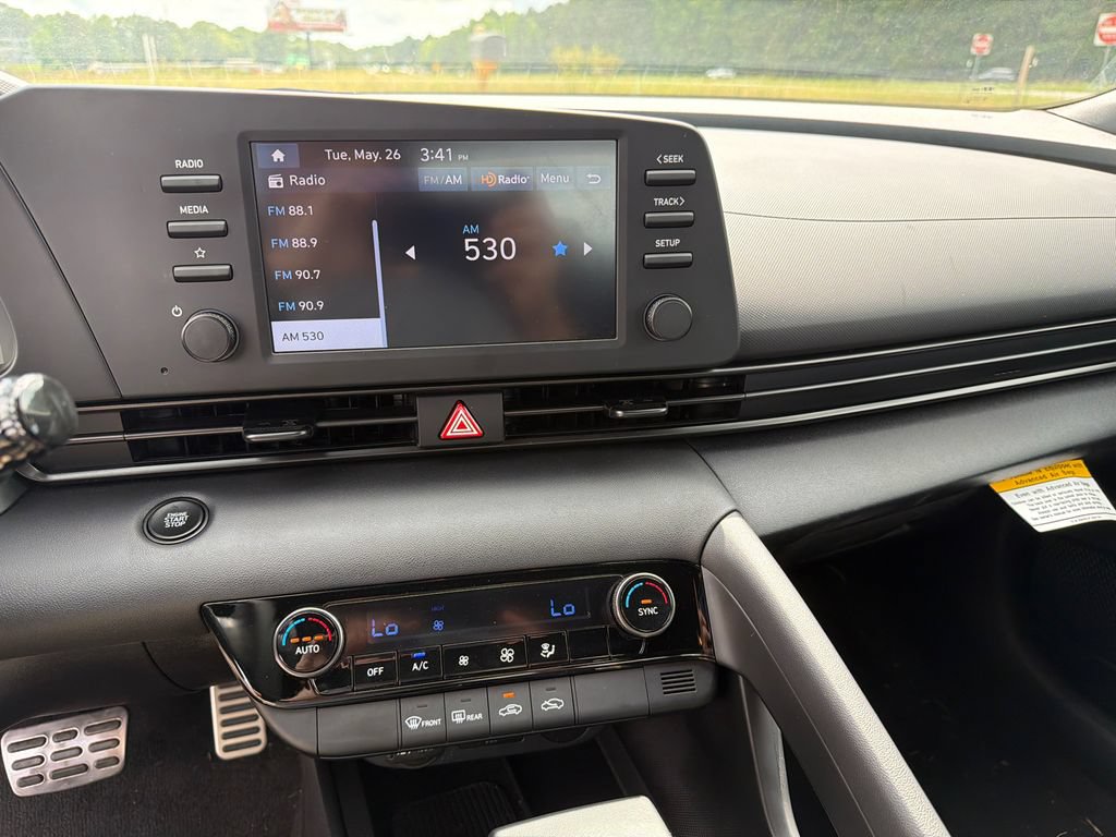 Certified 2025 Hyundai Elantra Sport FWD image 30