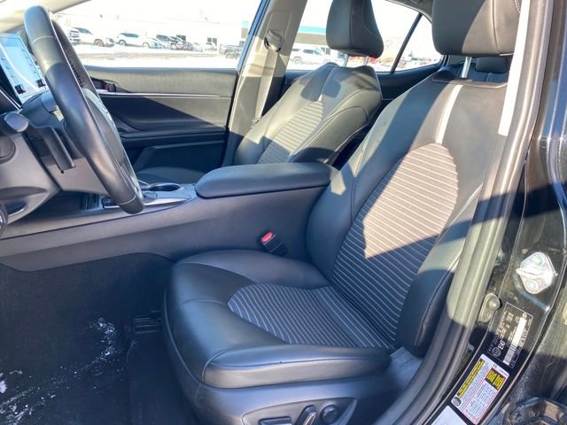 Used 2023 Toyota Camry SE FWD image 13