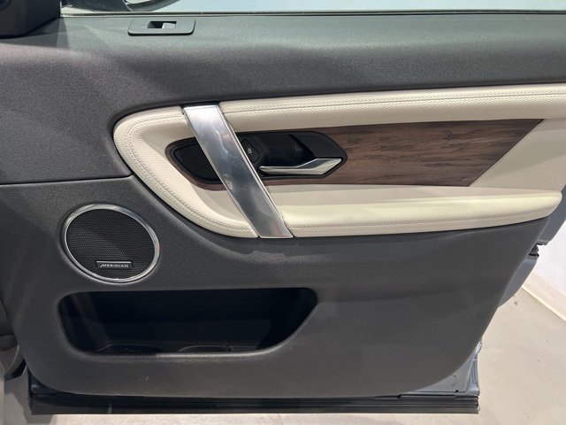 Used 2022 Land Rover Discovery Sport SE R-Dynamic image 29