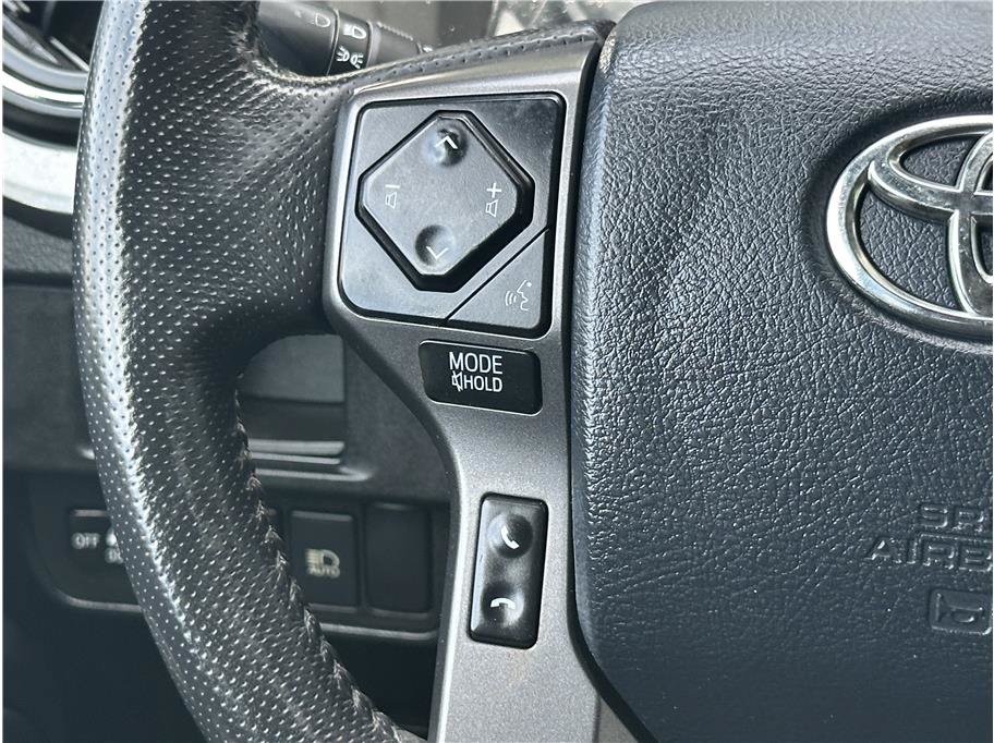 Used 2019 Toyota Tacoma TRD Sport w/ Technology Package AWD/4WD image 21