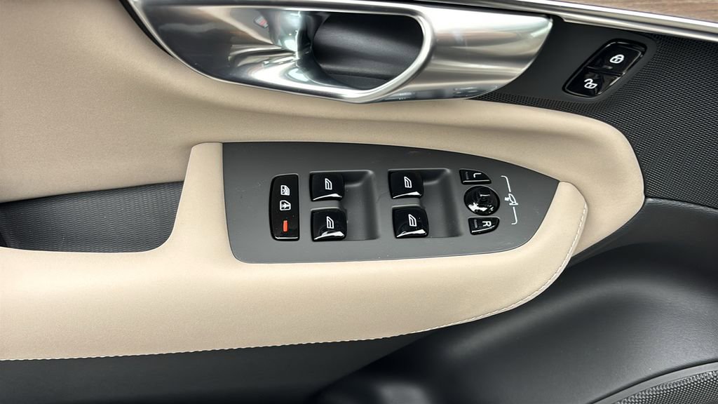 New 2026 Volvo XC90 T8 Plus image 13
