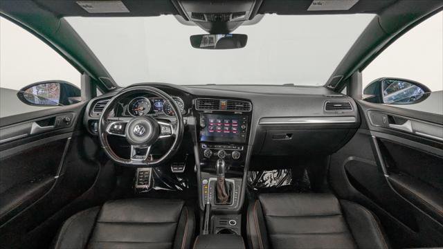 Used 2018 Volkswagen GTI SE image 27