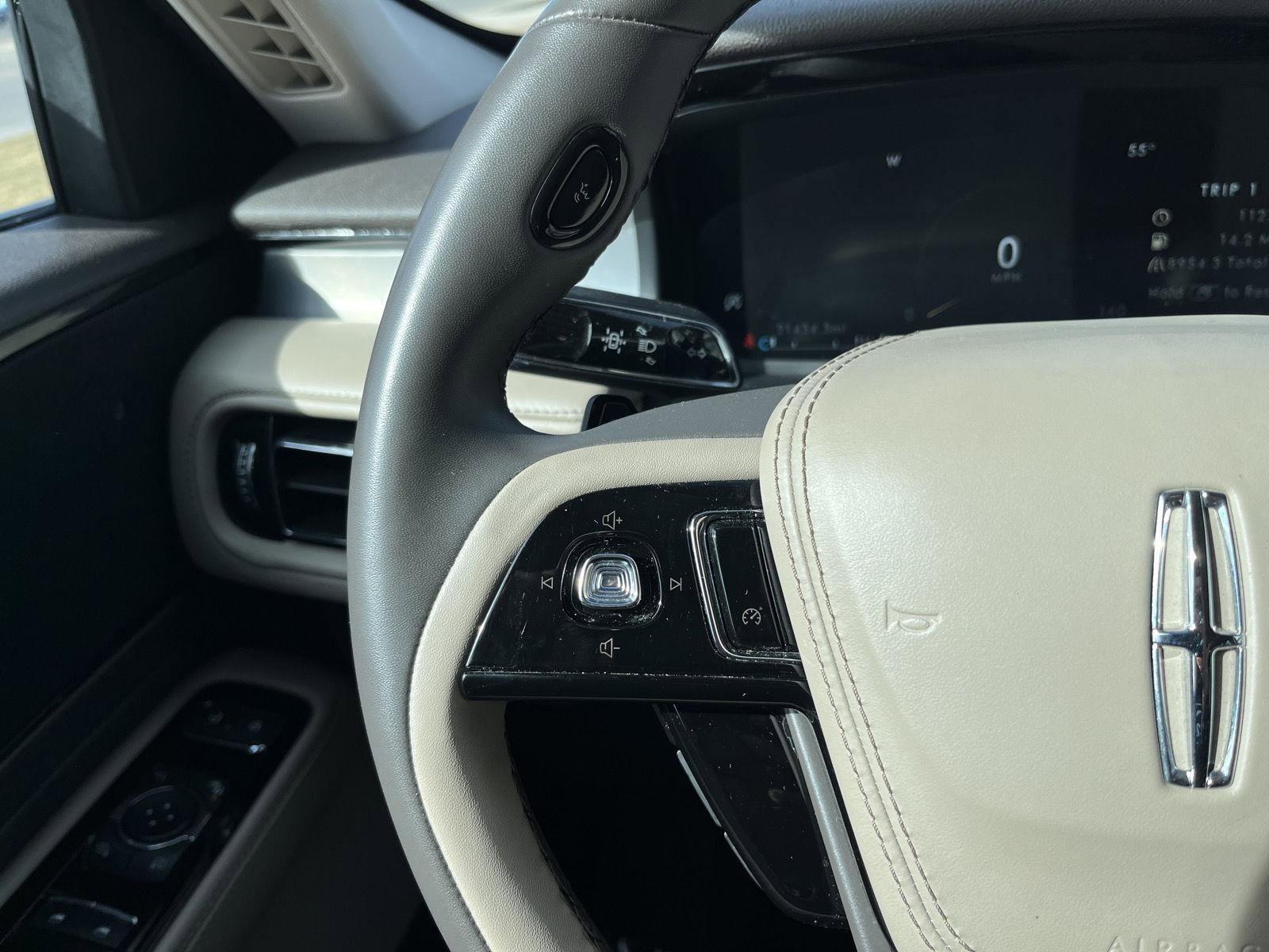 Used 2023 Lincoln Aviator AWD w/ Elements Package image 20