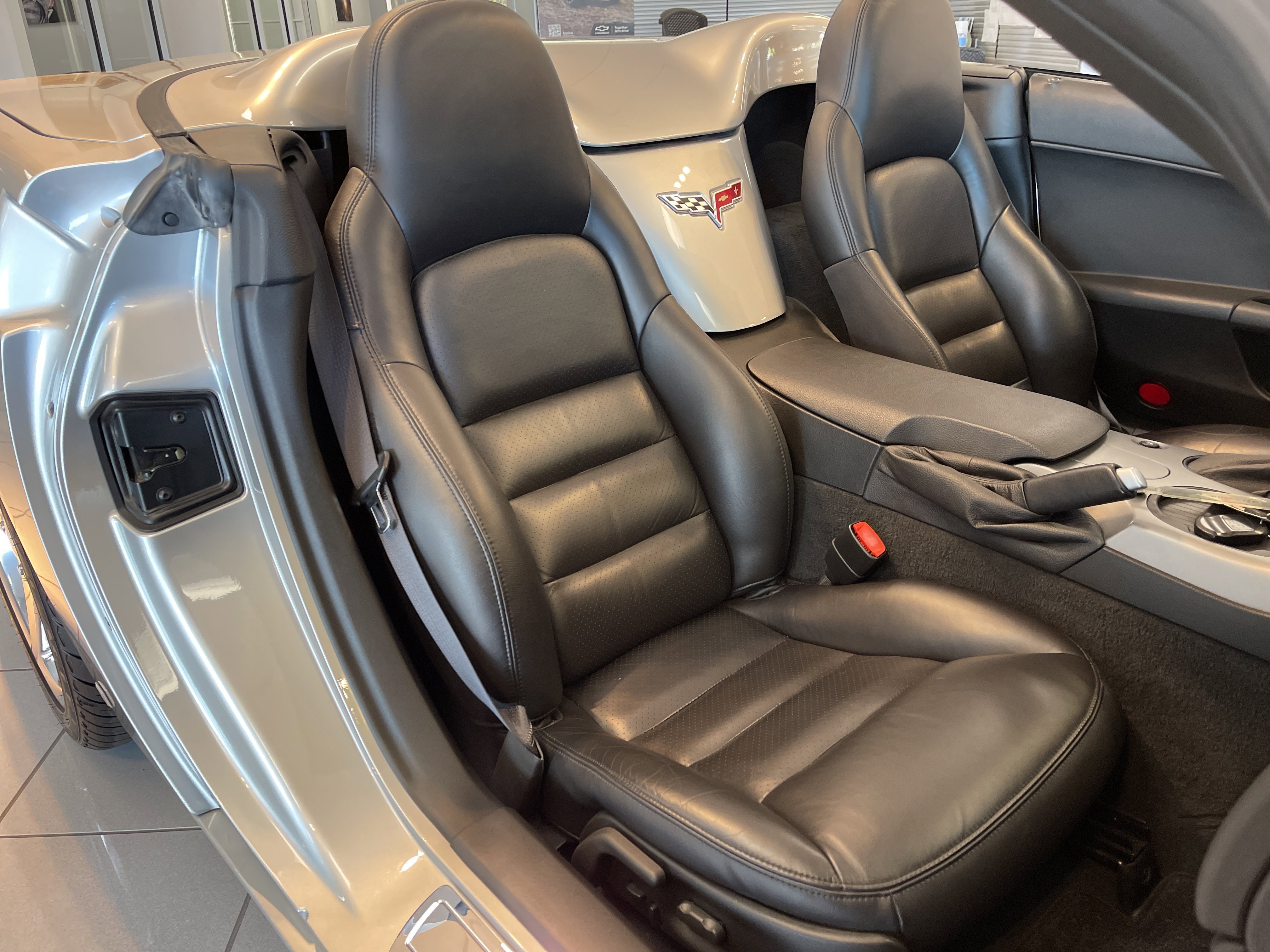 Used 2006 Chevrolet Corvette Convertible w/ Preferred Equipment Group image 36