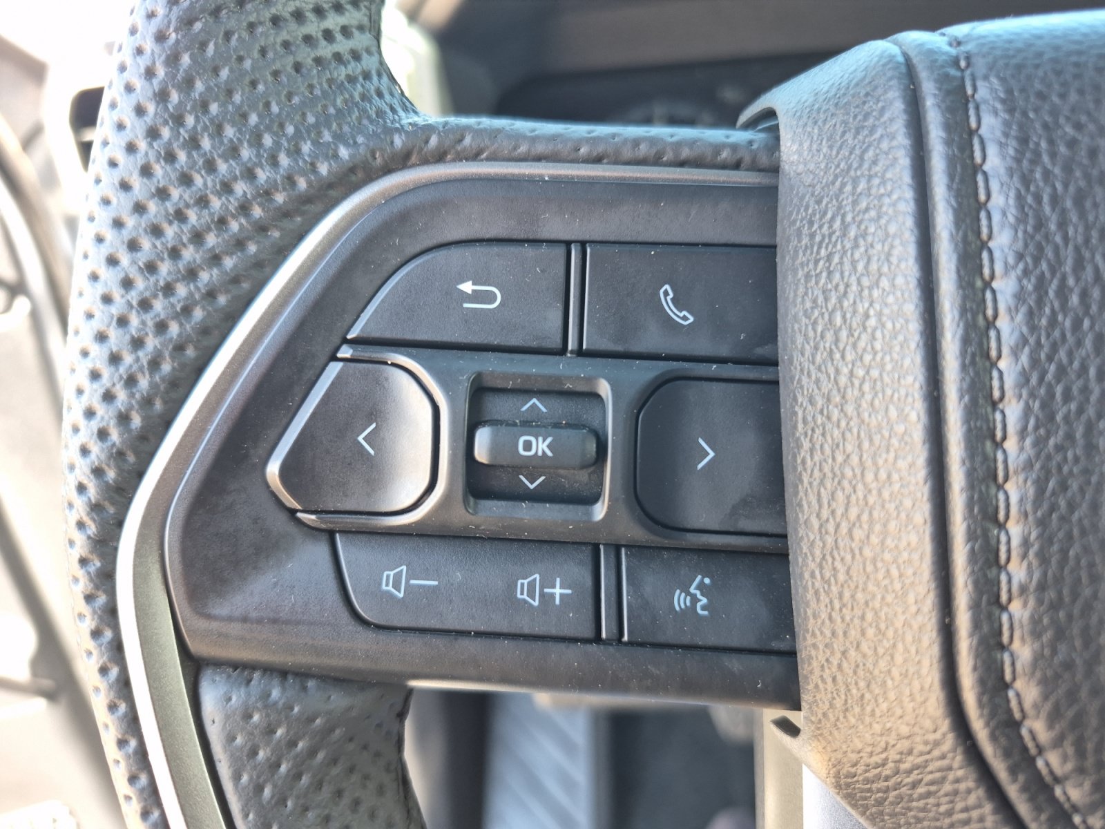 Certified 2026 Toyota Tacoma TRD Off-Road w/ TRD Off Road Upgrade Package AWD/4WD image 25