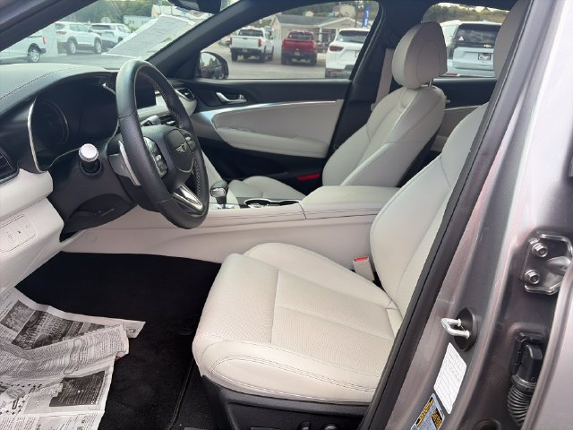 Used 2025 Genesis G70 2.5T RWD image 9
