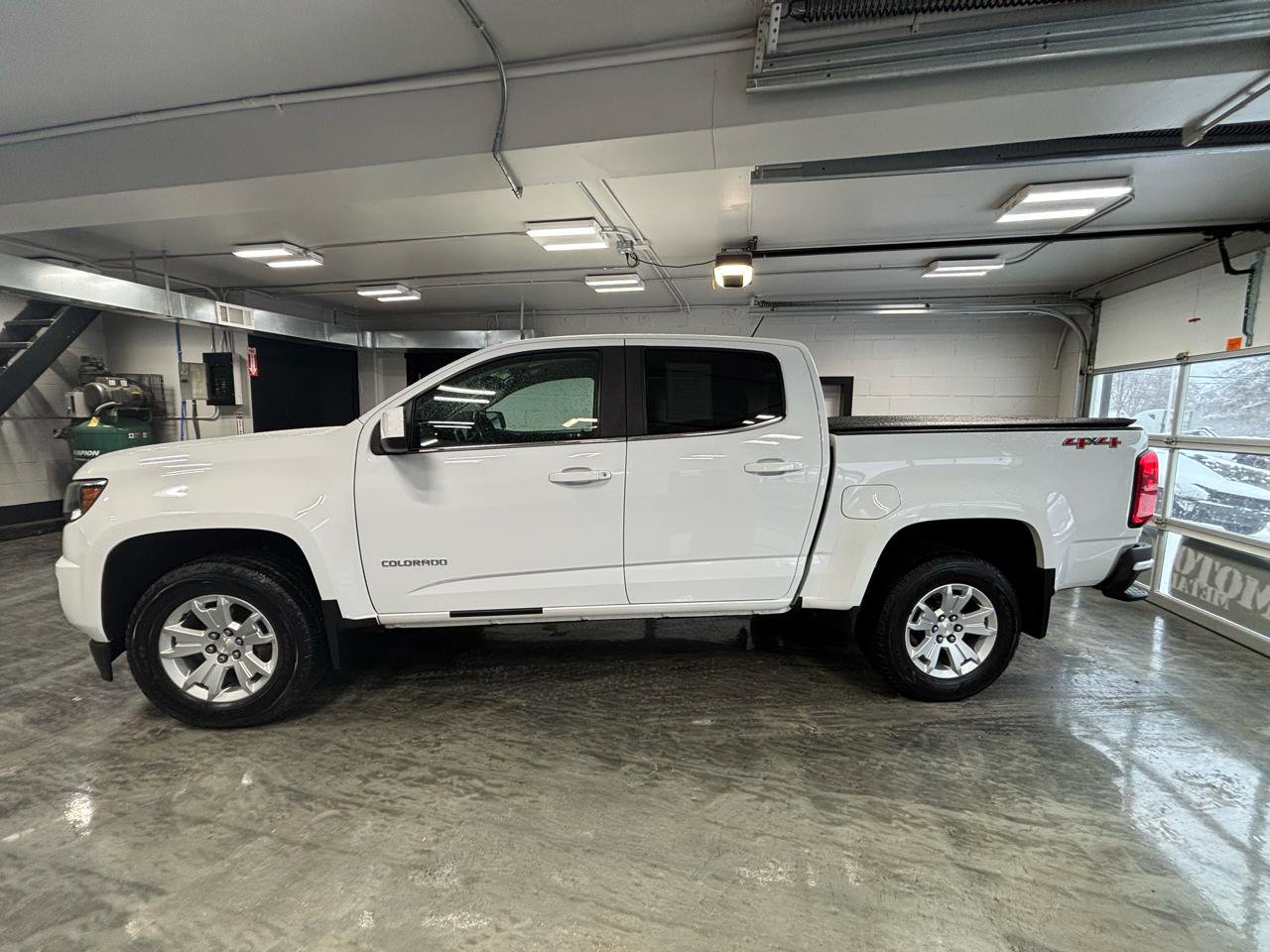 Used 2018 Chevrolet Colorado LT AWD/4WD image 6
