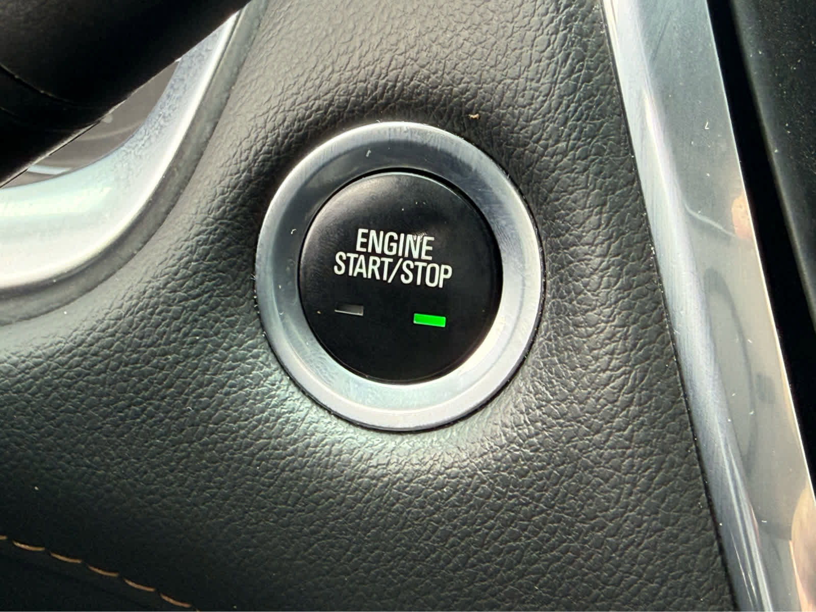 Used 2020 Chevrolet Traverse RS image 28