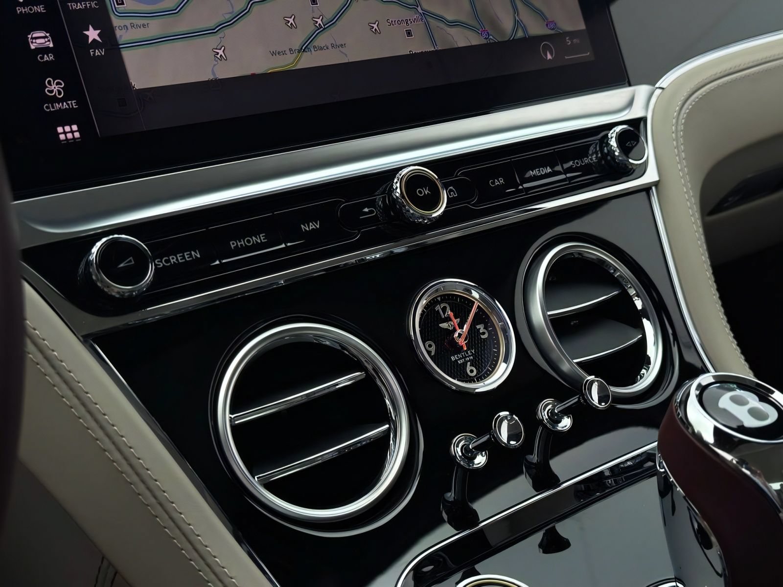 Used 2024 Bentley Continental GT AWD/4WD image 17