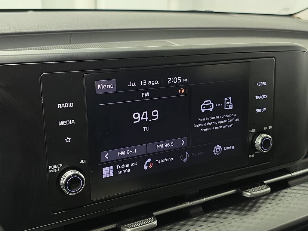 Used 2022 Kia Carnival LX FWD image 16
