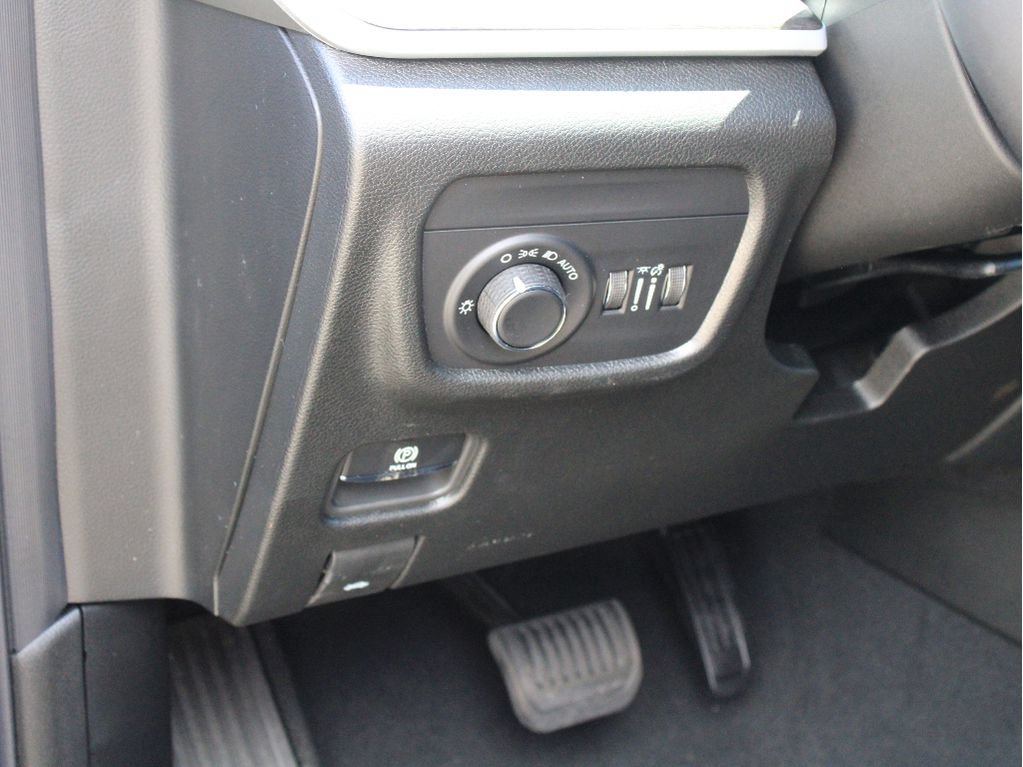 New 2026 Jeep Grand Cherokee L 4WD image 15