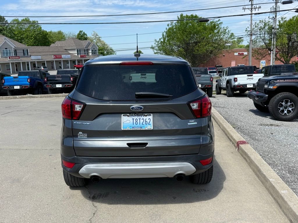 Used 2019 Ford Escape SE image 7