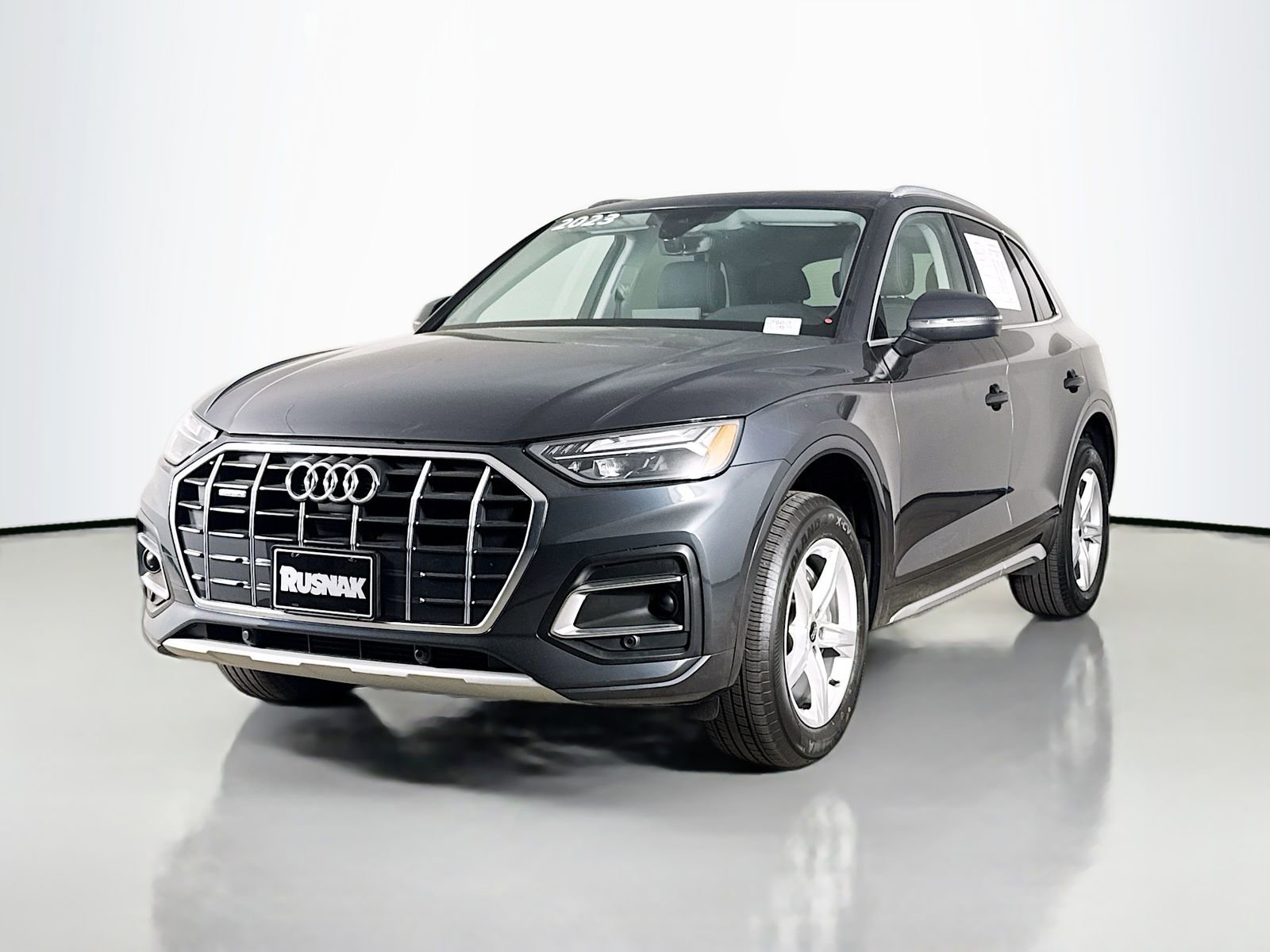 Used 2023 Audi Q5 2.0T Premium w/ Convenience Package image 3