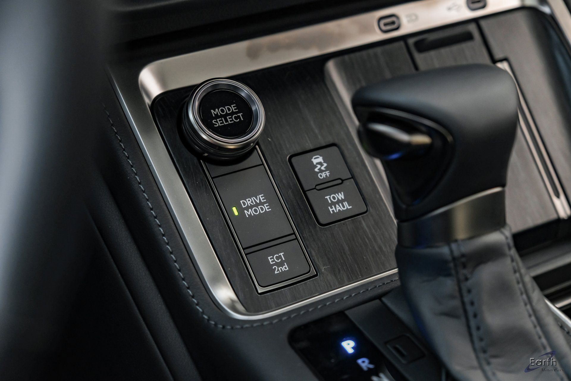 Used 2025 Lexus GX 550 550 Luxury+ HUD Vossen Wheels w/ Accessory Package (2T) image 42