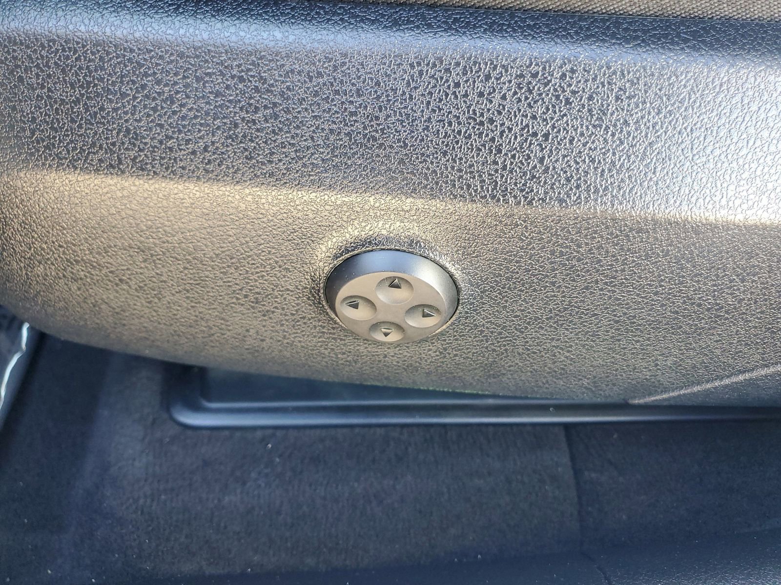 Used 2024 Mercedes-Benz GLC 300 image 21